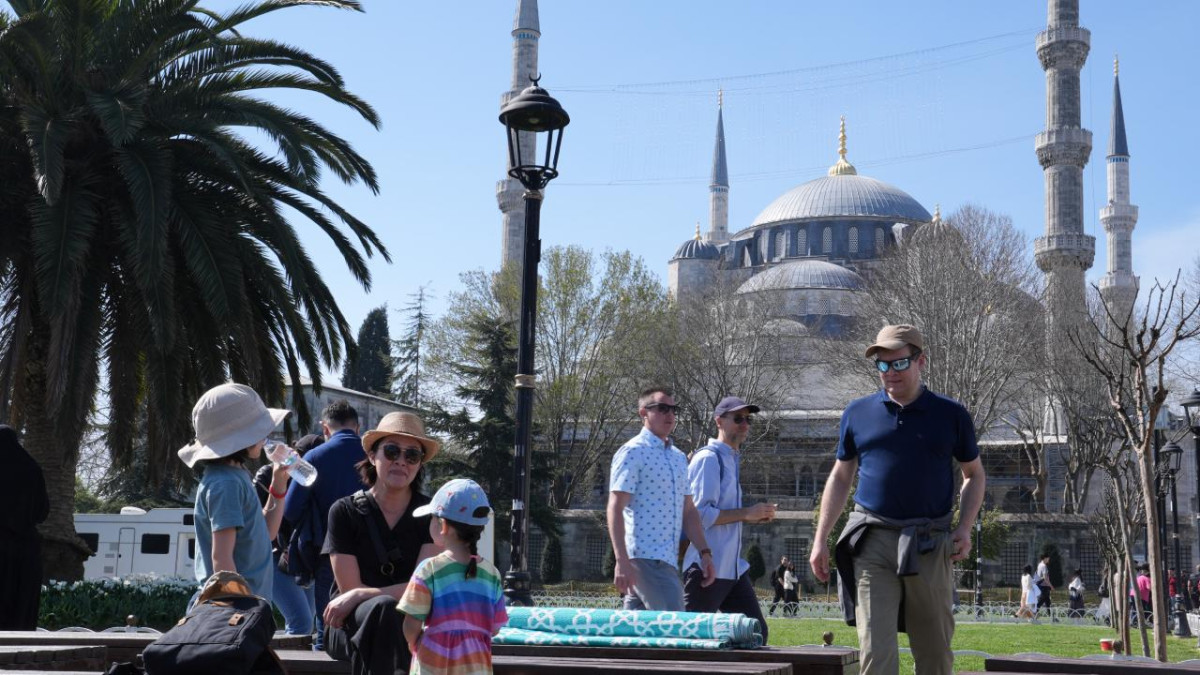 İstanbul yılın ilk 4 ayında 5,2 milyon yabancı turist ağırladı