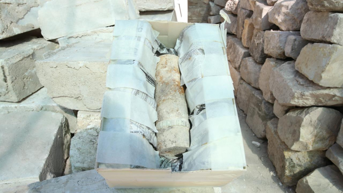 Kahramanmaraş'ta 103 yıllık top mermisi enkazdan çıkarıldı