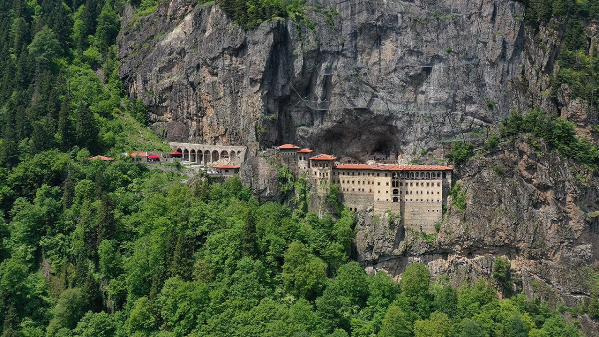 Sümela Manastırı'na yoğun ilgi: 9 ayda 395 bin kişi gezdi