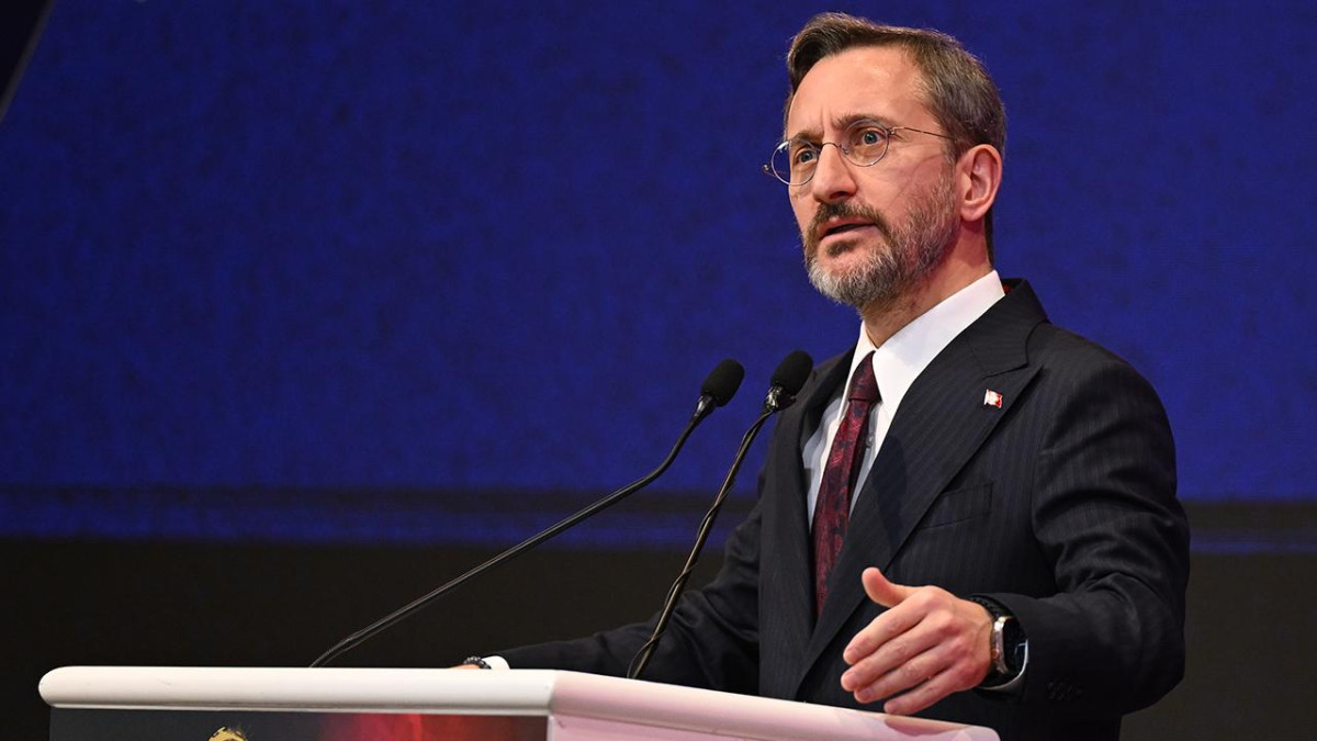 Fahrettin Altun: Gazetecilerin üzerinde mesleki sorumluluk bulunmaktadır