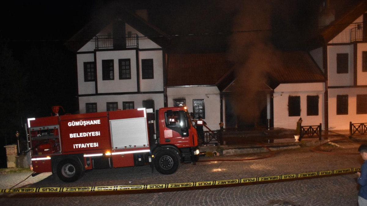 Gümüşhane'de otel yangını