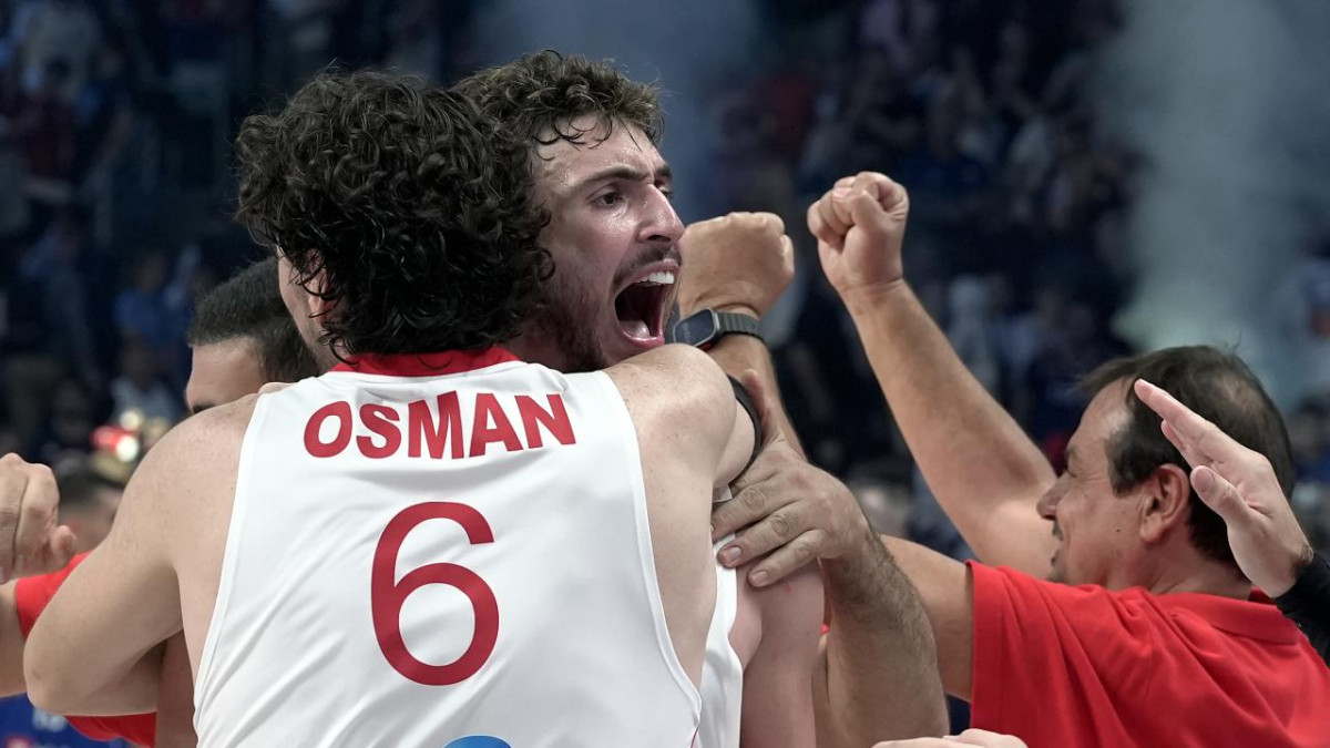 Namağlup 12 Dev Adam, EUROBASKET 2025'te son 16'da