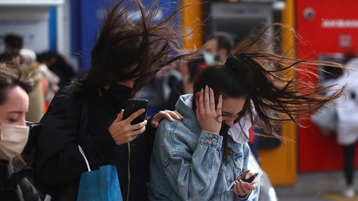 Meteoroloji 2 kenti uyardı: Kuvvetli rüzgara dikkat