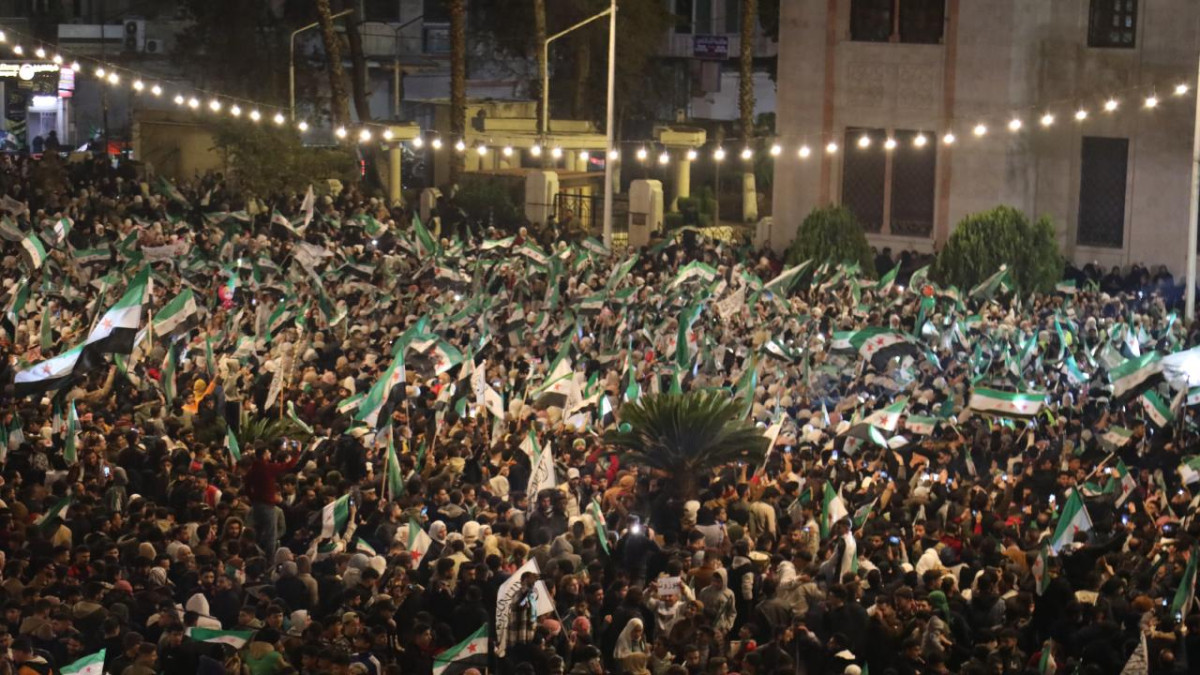 Suriye'nin çeşitli illerinde milyonlarca kişi Hürriyet Günü'nü coşkuyla kutladı