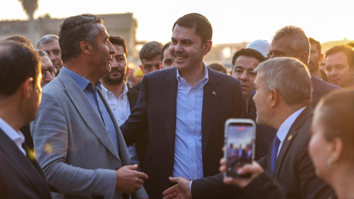 Bakan Kurum Hatay'da deprem konutlarını inceledi