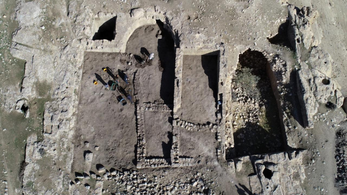 Mardin'deki Rabat Kalesi'nde arkeolojik kazı çalışmaları başladı