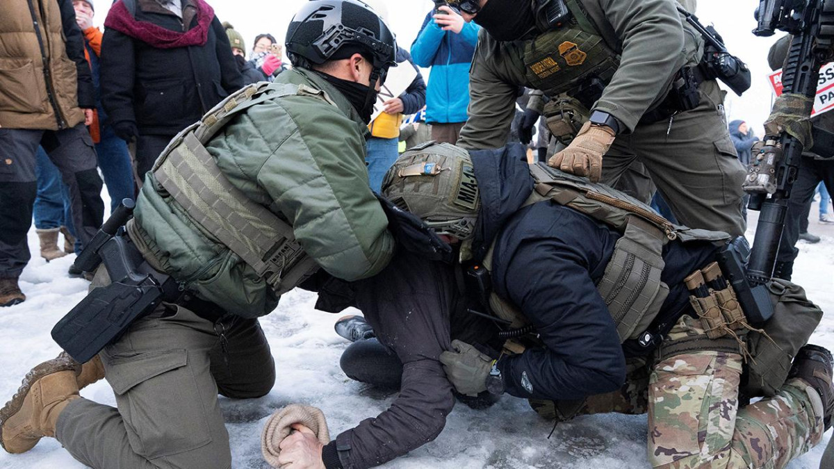 Trump, Minnesota'daki protestolara karşı İsyan Yasası'nı devreye sokabileceğini belirtti