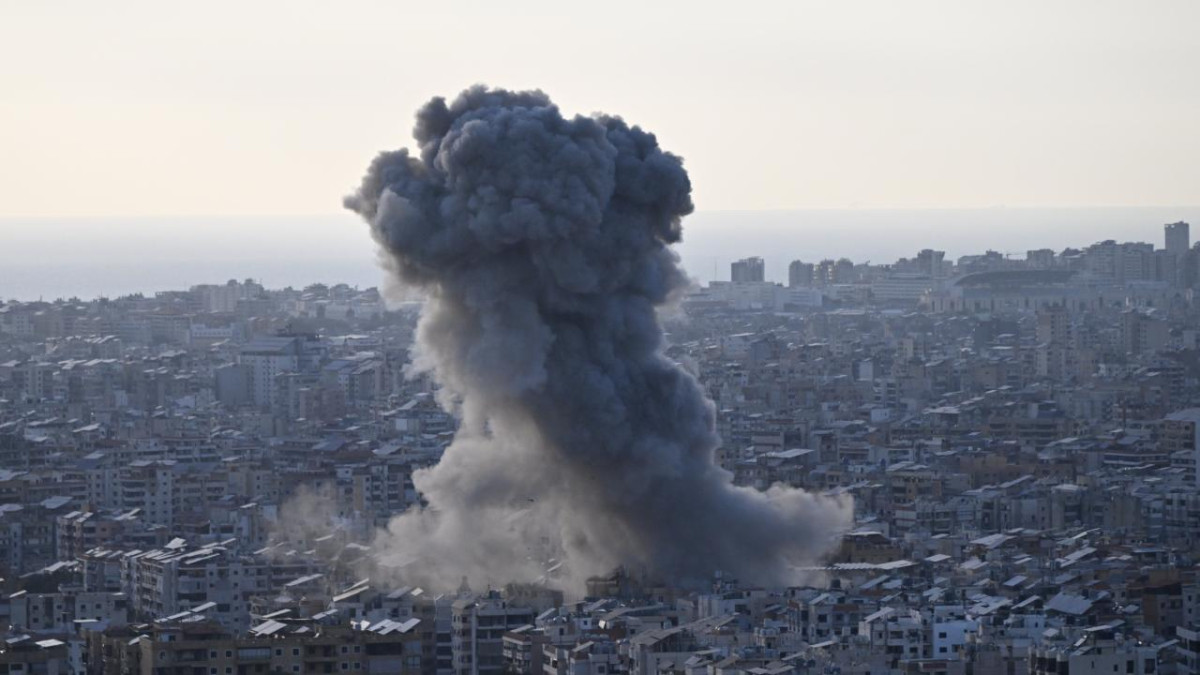 UNIFIL: İsrail uçaklarından Lübnan'ın güneyine içeriği bilinmeyen kimyasal maddeler atıldı