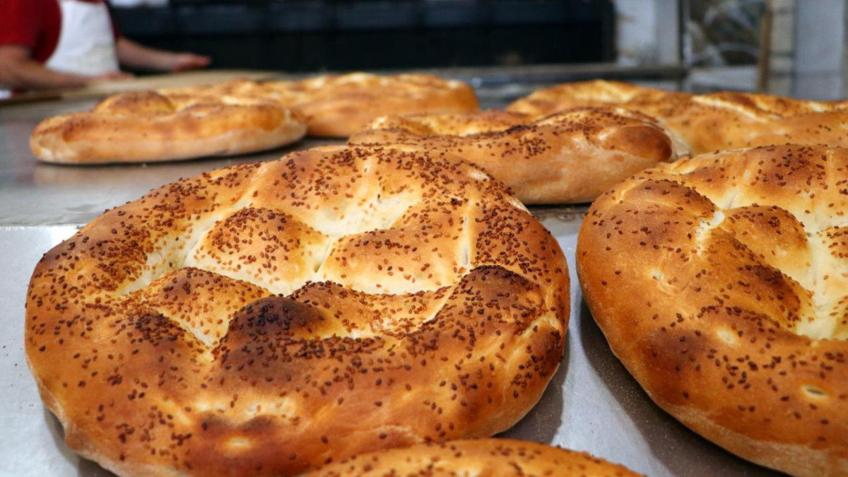 İzmir'de ramazan pidesi 30 liradan satılacak