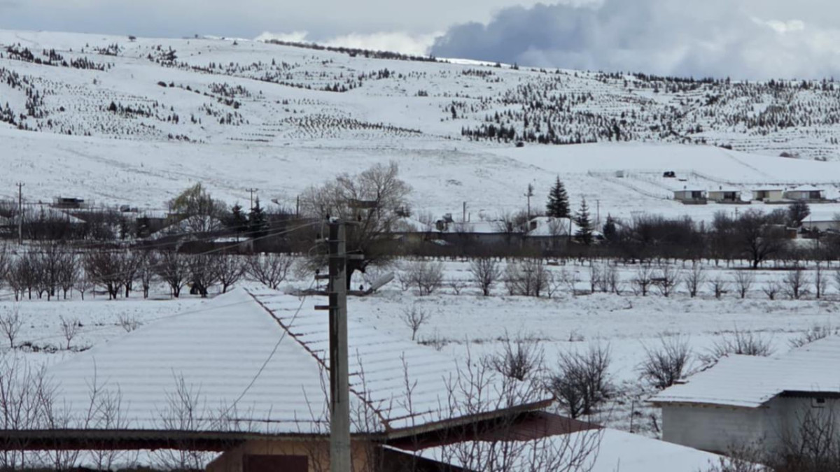 Antalya'nın yüksek kesimlerine kar yağdı