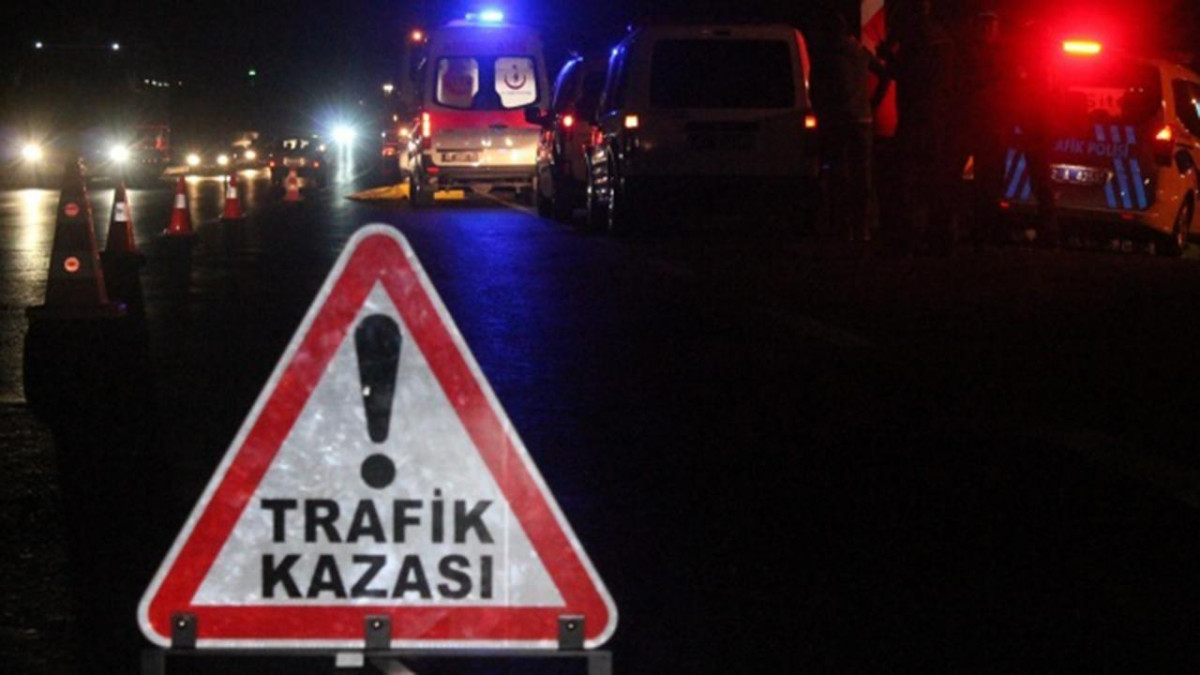 Rize'de 2 otomobilin çarpıştığı kazada 8 kişi yaralandı